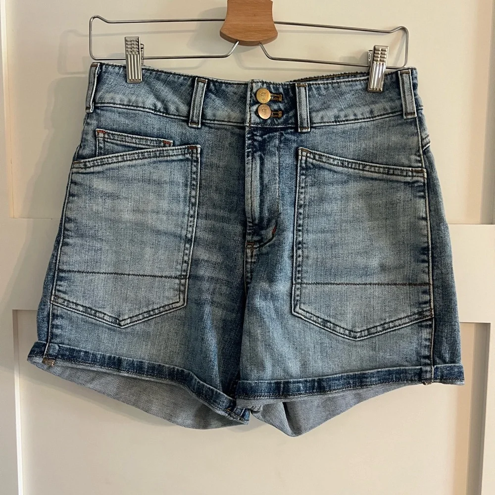 Pilcro High-Waist Patch Pocket Shorts - medium wash